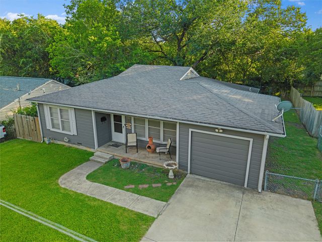 1307 N Gaines Street, Ennis, TX 75119