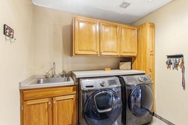 9918 Kiwi Avenue N, Brooklyn Park, MN 55443