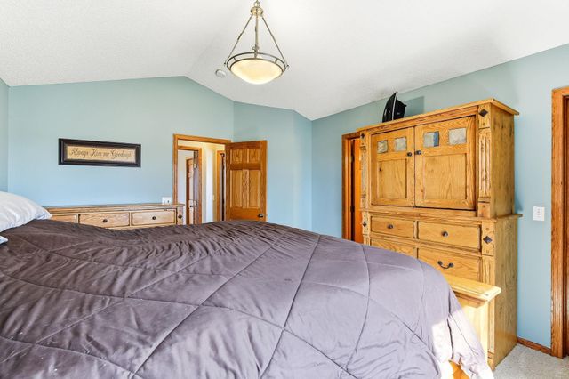 9918 Kiwi Avenue N, Brooklyn Park, MN 55443