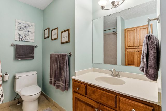 9918 Kiwi Avenue N, Brooklyn Park, MN 55443