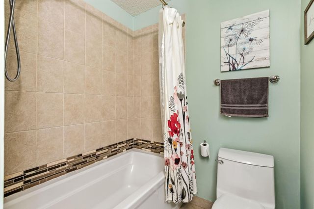 9918 Kiwi Avenue N, Brooklyn Park, MN 55443