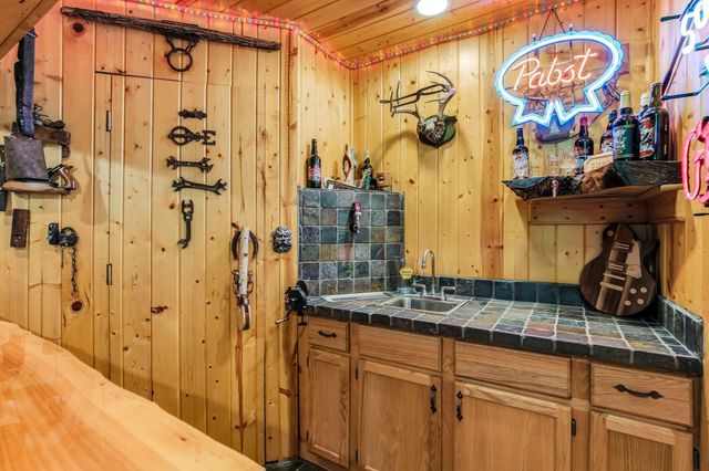 9918 Kiwi Avenue N, Brooklyn Park, MN 55443