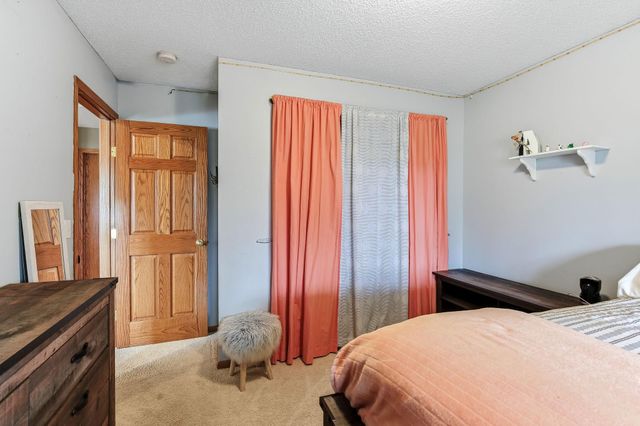 9918 Kiwi Avenue N, Brooklyn Park, MN 55443