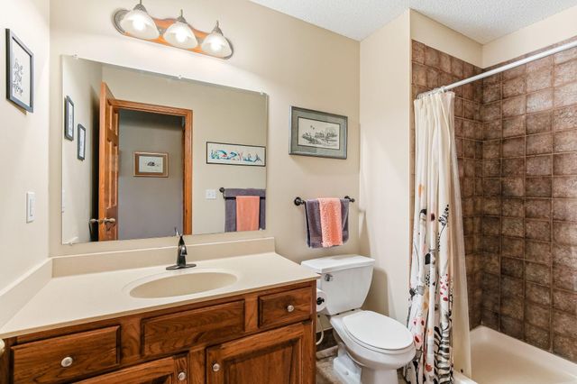 9918 Kiwi Avenue N, Brooklyn Park, MN 55443