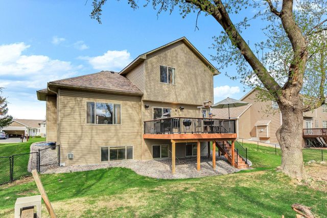 9918 Kiwi Avenue N, Brooklyn Park, MN 55443
