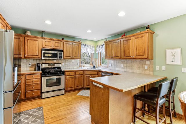 9918 Kiwi Avenue N, Brooklyn Park, MN 55443