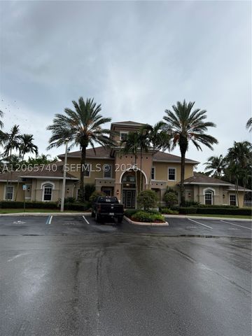 6482 Emerald Dunes Dr 303, West Palm Beach, FL 33411