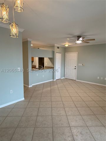 6482 Emerald Dunes Dr 303, West Palm Beach, FL 33411