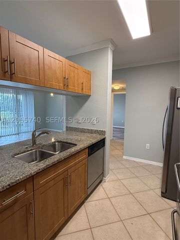 6482 Emerald Dunes Dr 303, West Palm Beach, FL 33411
