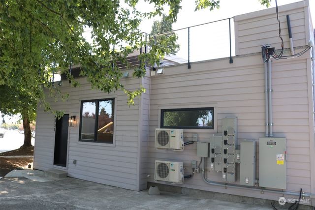 8333 Dallas Avenue S, Seattle, WA 98108