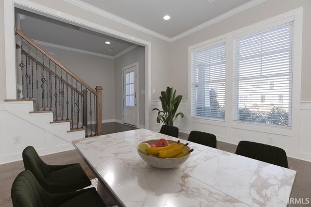 5571 Brompton Drive, Newburgh, IN 47630