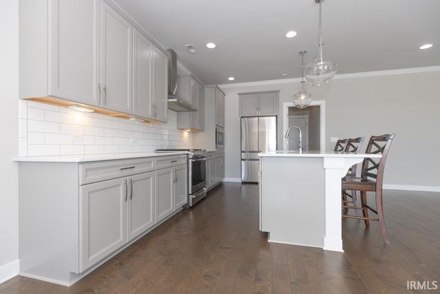 5571 Brompton Drive, Newburgh, IN 47630