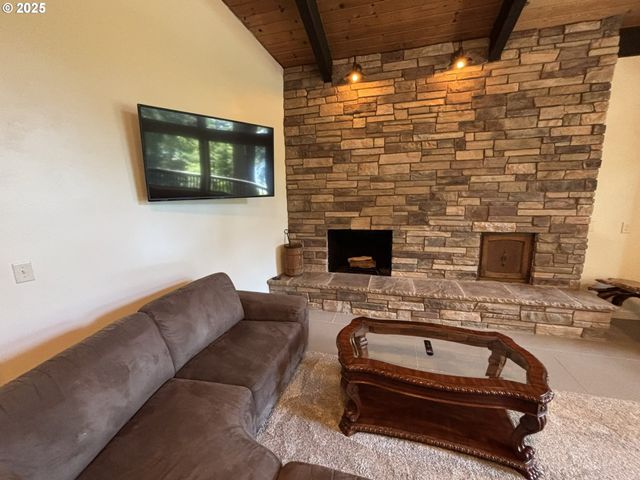 5346 BUCKSKIN BOB, Florence, OR 97439