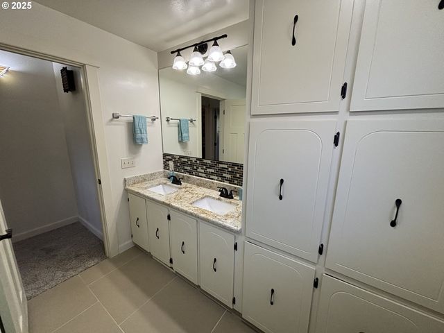 5346 BUCKSKIN BOB, Florence, OR 97439