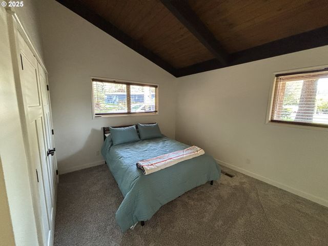 5346 BUCKSKIN BOB, Florence, OR 97439