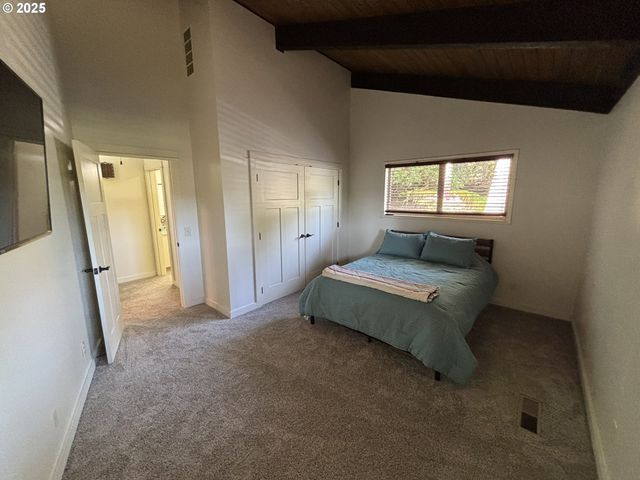 5346 BUCKSKIN BOB, Florence, OR 97439