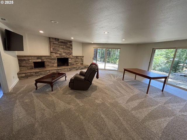 5346 BUCKSKIN BOB, Florence, OR 97439