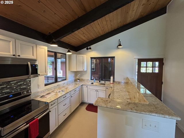 5346 BUCKSKIN BOB, Florence, OR 97439