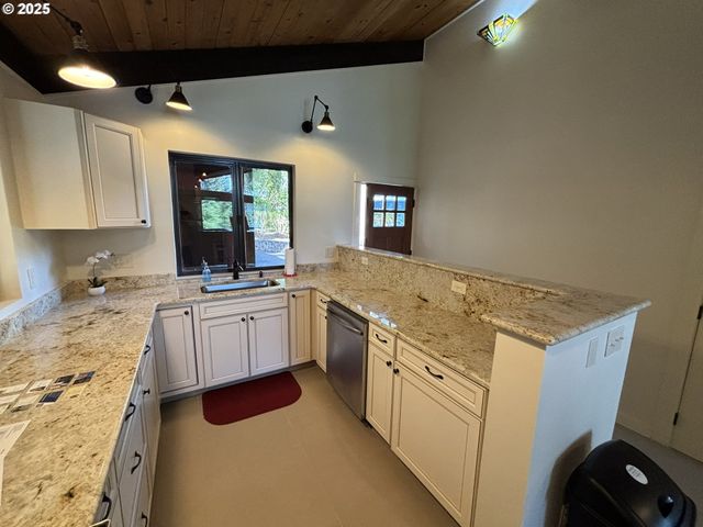 5346 BUCKSKIN BOB, Florence, OR 97439