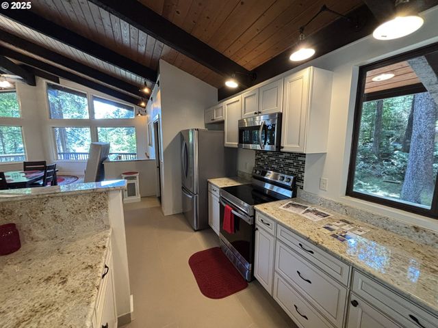 5346 BUCKSKIN BOB, Florence, OR 97439