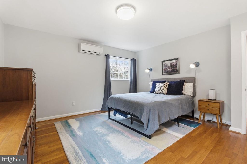 Image 16 of property listing at 7713 MASSENA RD, Bethesda, MD 20817