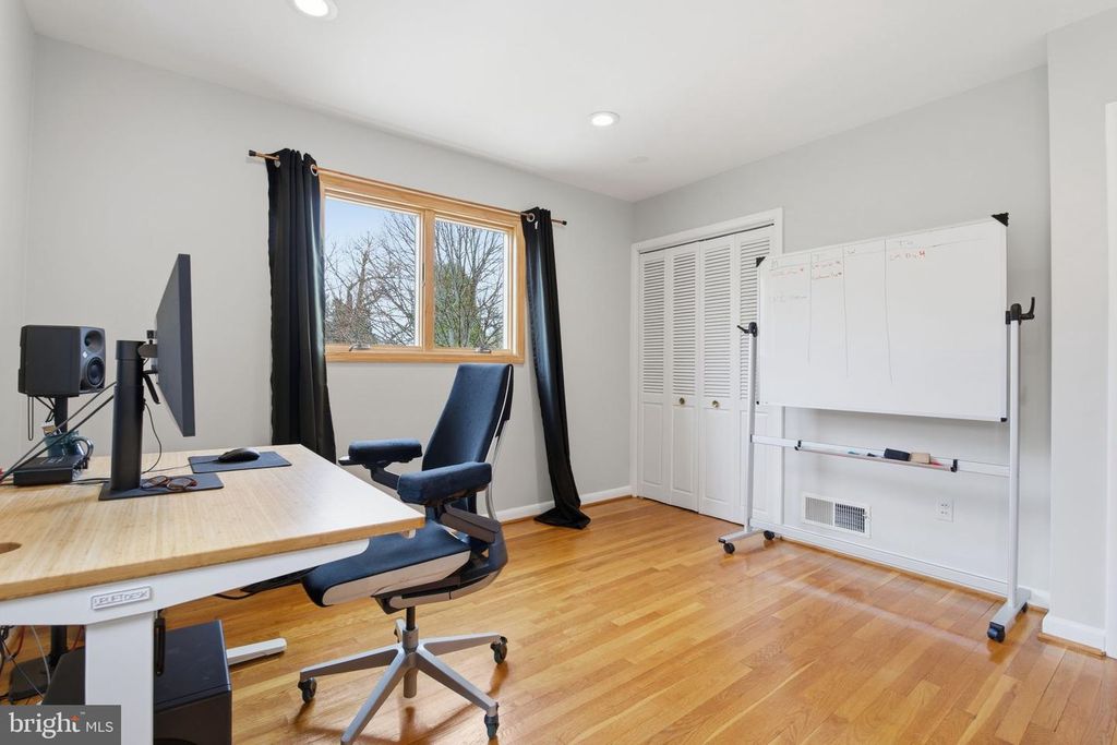 Image 20 of property listing at 7713 MASSENA RD, Bethesda, MD 20817