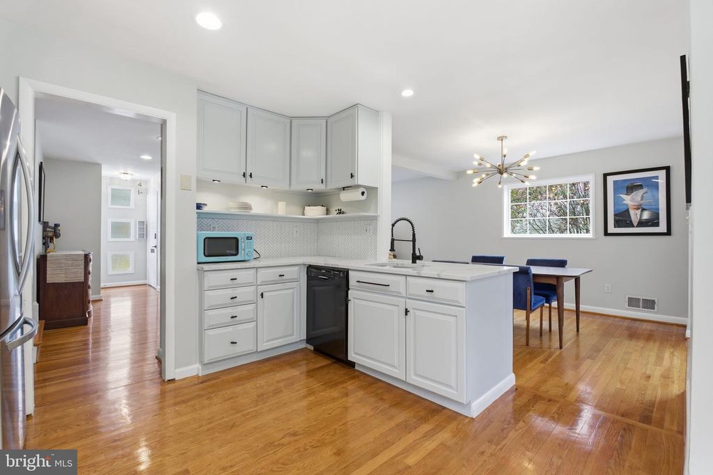 Image 3 of property listing at 7713 MASSENA RD, Bethesda, MD 20817