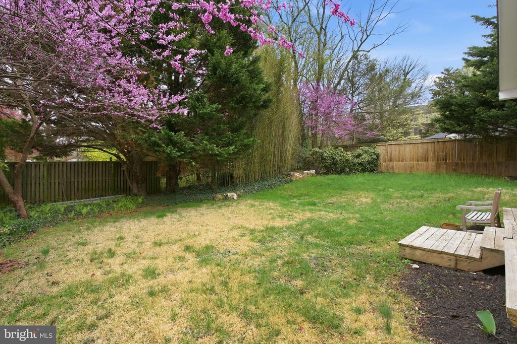 Image 33 of property listing at 7713 MASSENA RD, Bethesda, MD 20817