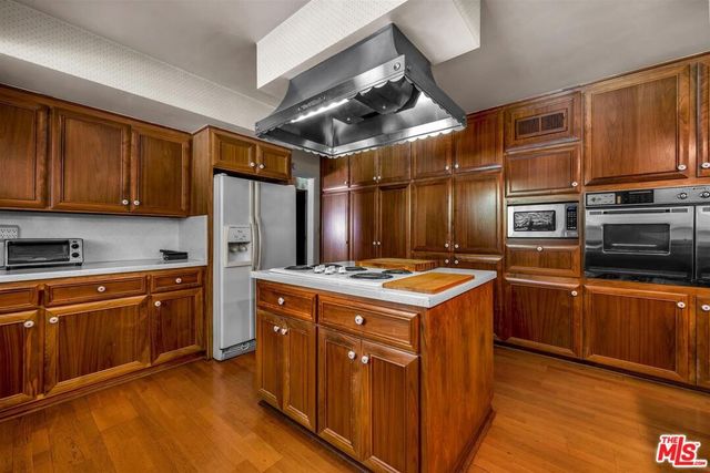 575 E Channel Road, Los Angeles, CA 90402