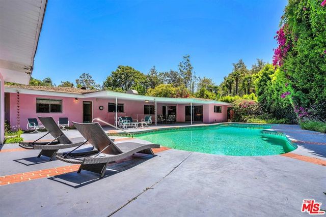 575 E Channel Road, Los Angeles, CA 90402