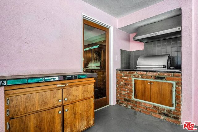 575 E Channel Road, Los Angeles, CA 90402