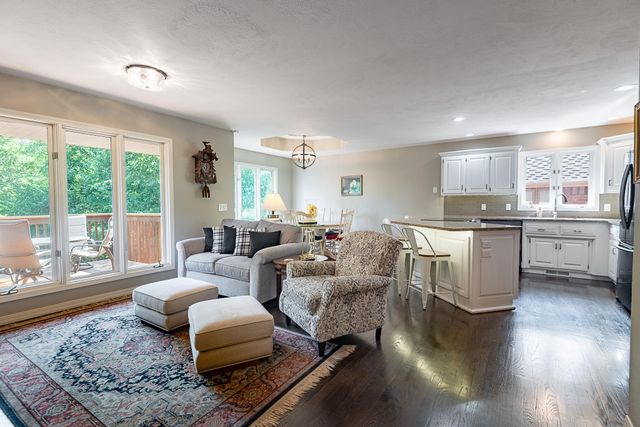 4900 S Bellhurst Avenue, Springfield, MO 65804