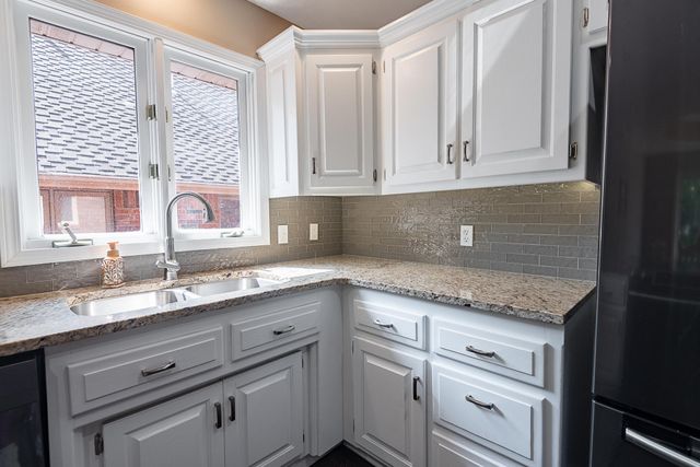 4900 S Bellhurst Avenue, Springfield, MO 65804