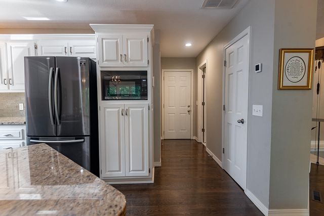 4900 S Bellhurst Avenue, Springfield, MO 65804