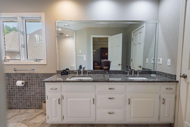 4900 S Bellhurst Avenue, Springfield, MO 65804