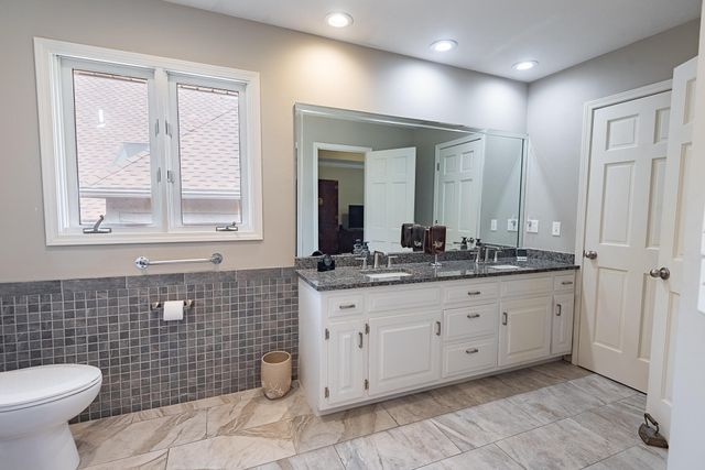 4900 S Bellhurst Avenue, Springfield, MO 65804