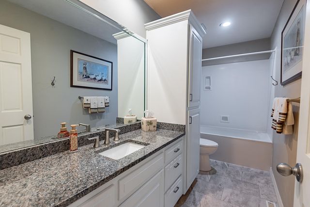 4900 S Bellhurst Avenue, Springfield, MO 65804