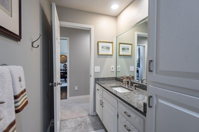4900 S Bellhurst Avenue, Springfield, MO 65804