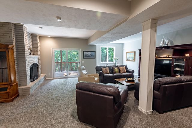 4900 S Bellhurst Avenue, Springfield, MO 65804