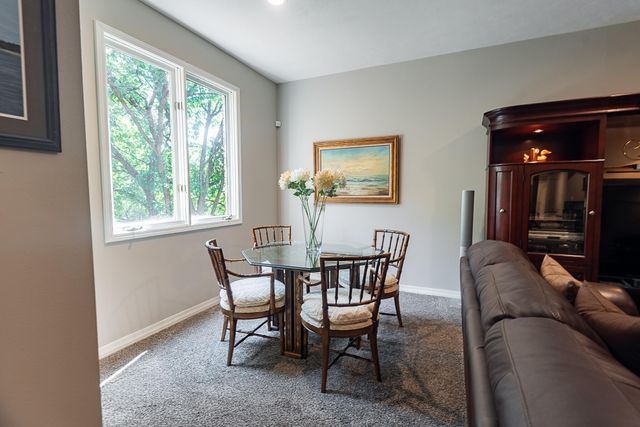 4900 S Bellhurst Avenue, Springfield, MO 65804