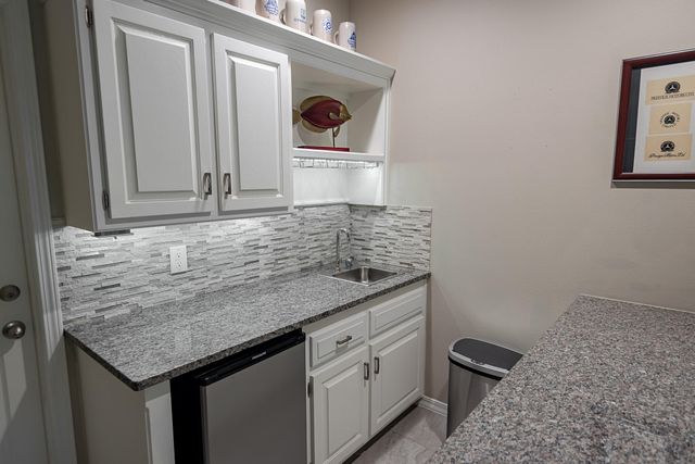 4900 S Bellhurst Avenue, Springfield, MO 65804