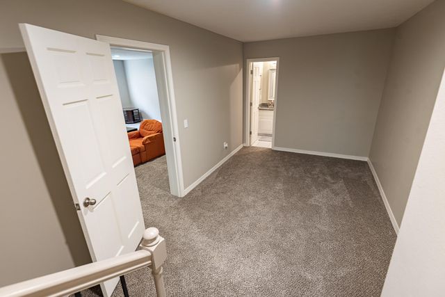 4900 S Bellhurst Avenue, Springfield, MO 65804