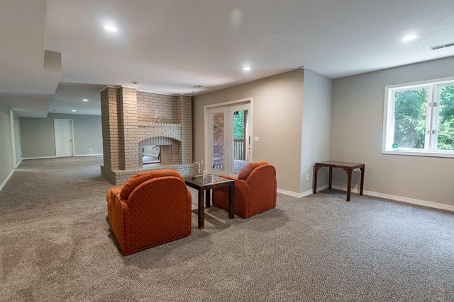 4900 S Bellhurst Avenue, Springfield, MO 65804