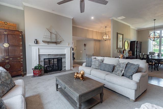 4900 S Bellhurst Avenue, Springfield, MO 65804