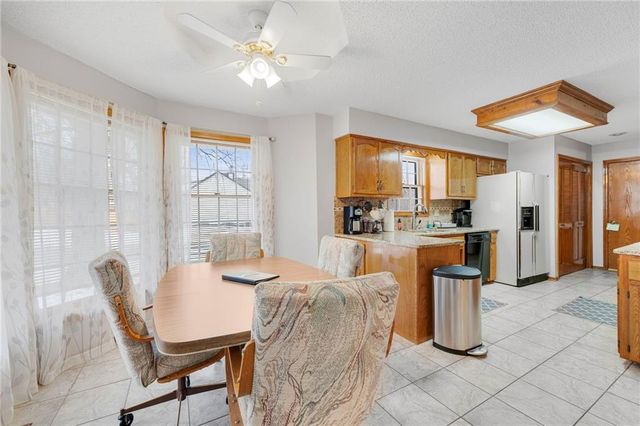 11800 England Street, Overland Park, KS 66210