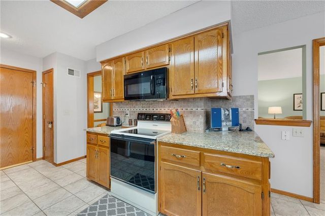 11800 England Street, Overland Park, KS 66210