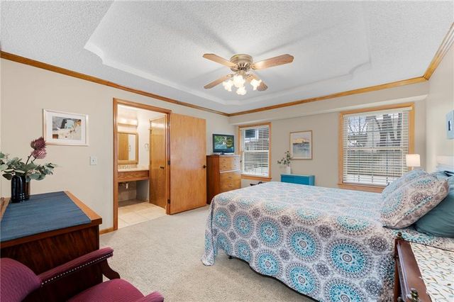 11800 England Street, Overland Park, KS 66210