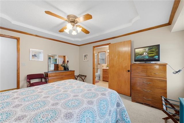 11800 England Street, Overland Park, KS 66210