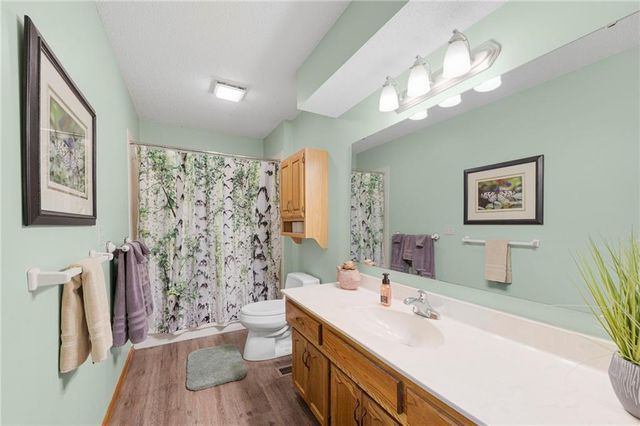 11800 England Street, Overland Park, KS 66210