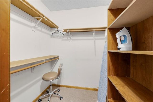 11800 England Street, Overland Park, KS 66210